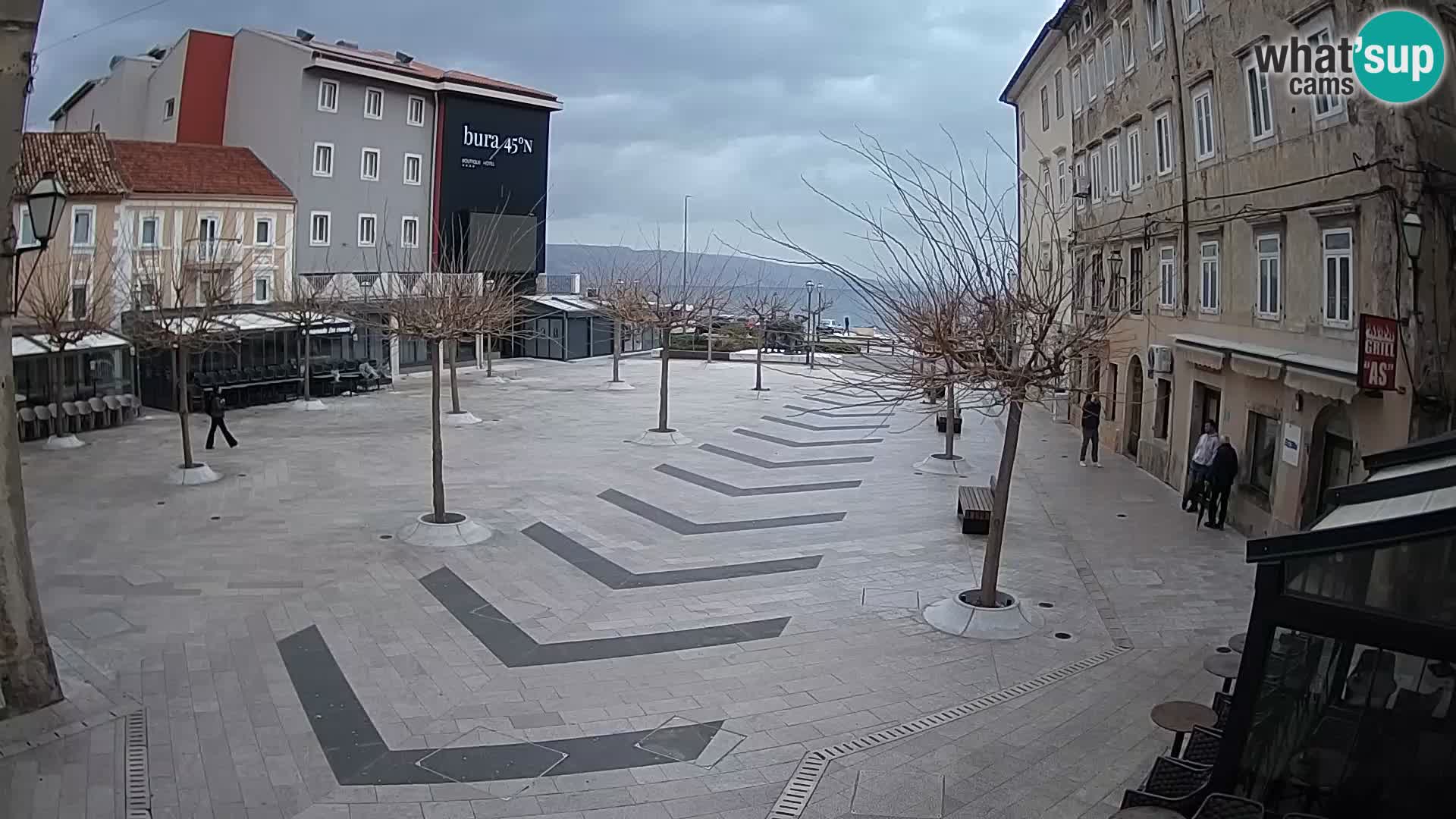 Zentrum der Stadt Senj – Pavlin platz – Live Cam Dalmatia