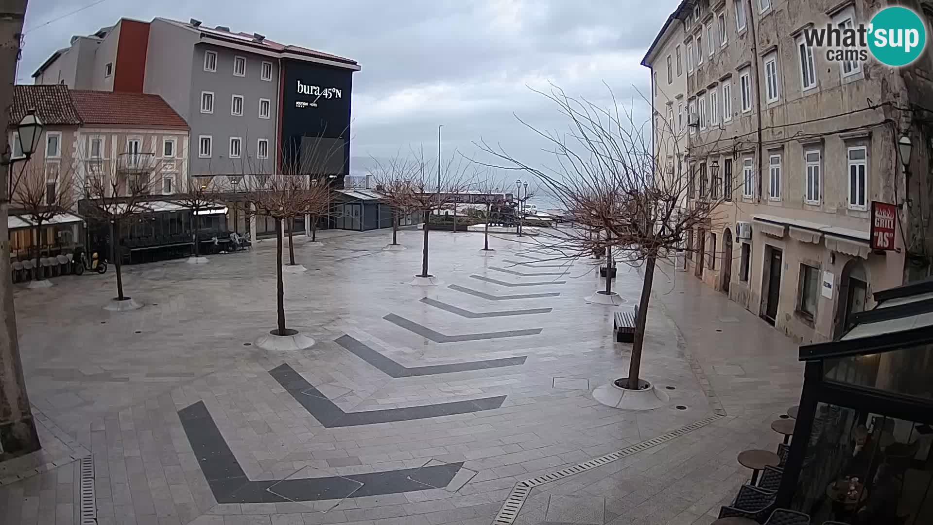 Zentrum der Stadt Senj – Pavlin platz – Live Cam Dalmatia