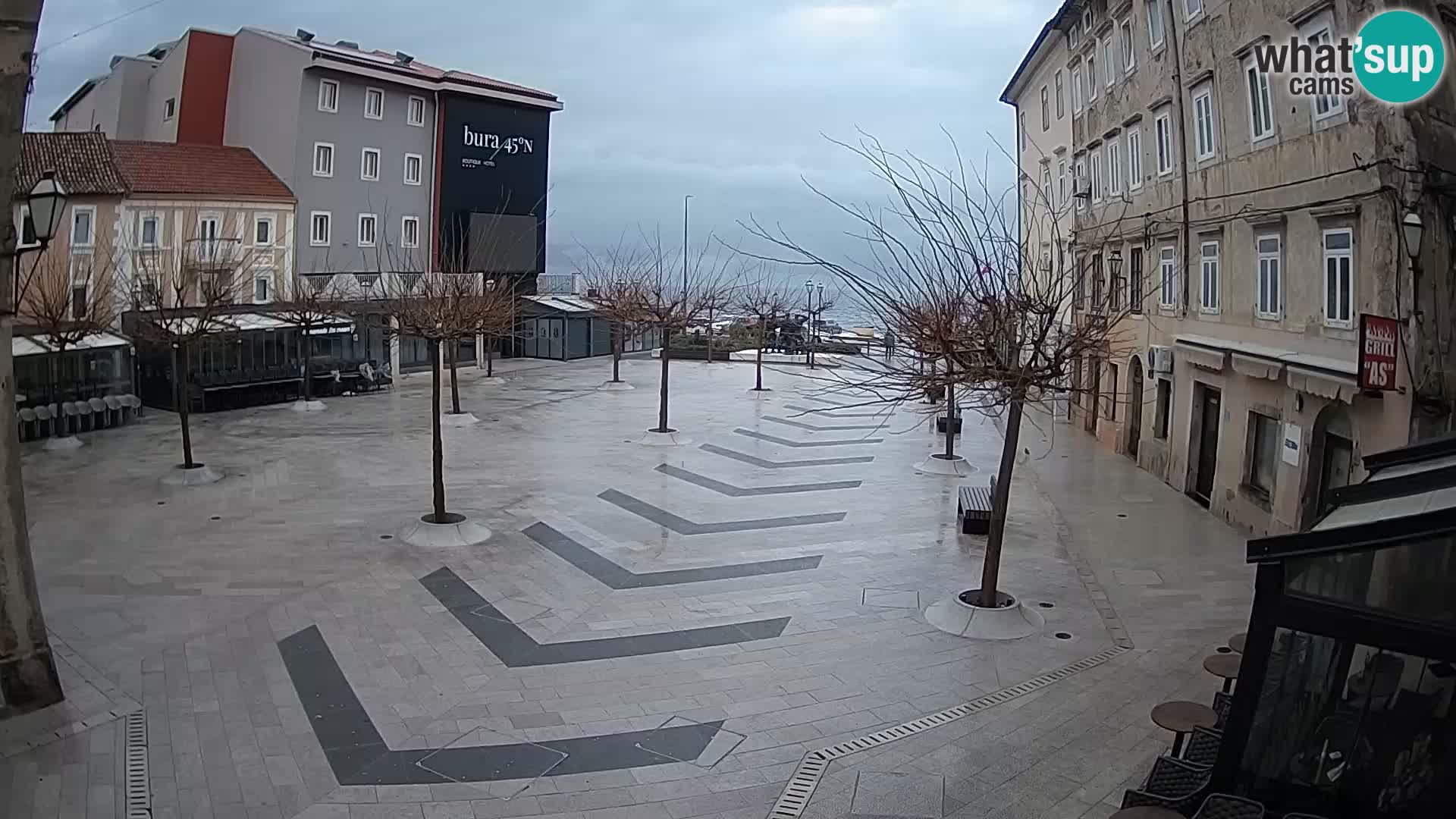 Centar grada Senja – Pavlinski trg – web kamere Dalmacija