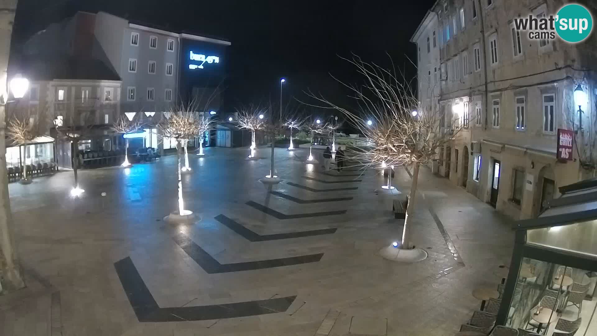 Centar grada Senja – Pavlinski trg – web kamere Dalmacija