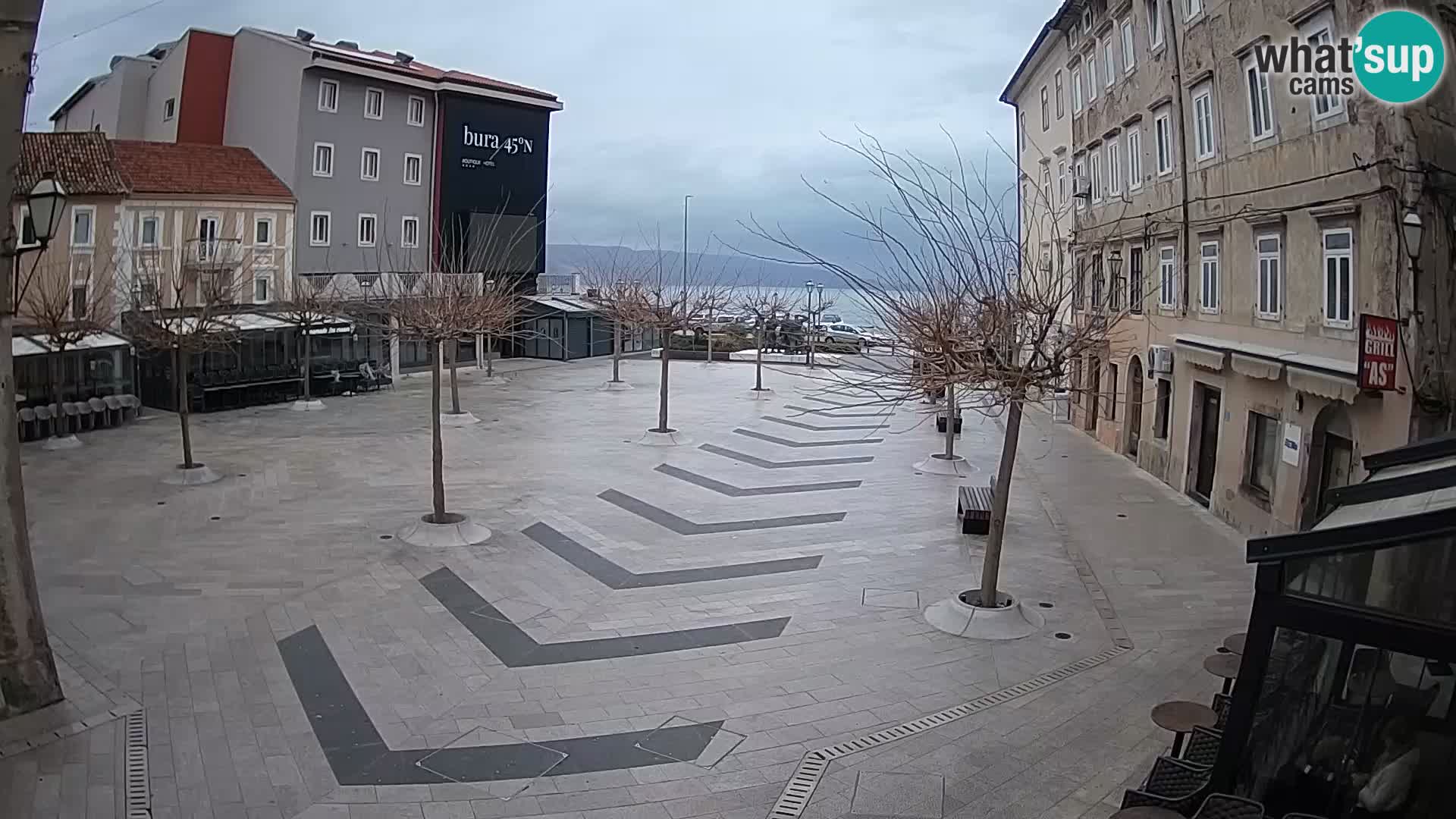 Centar grada Senja – Pavlinski trg – web kamere Dalmacija