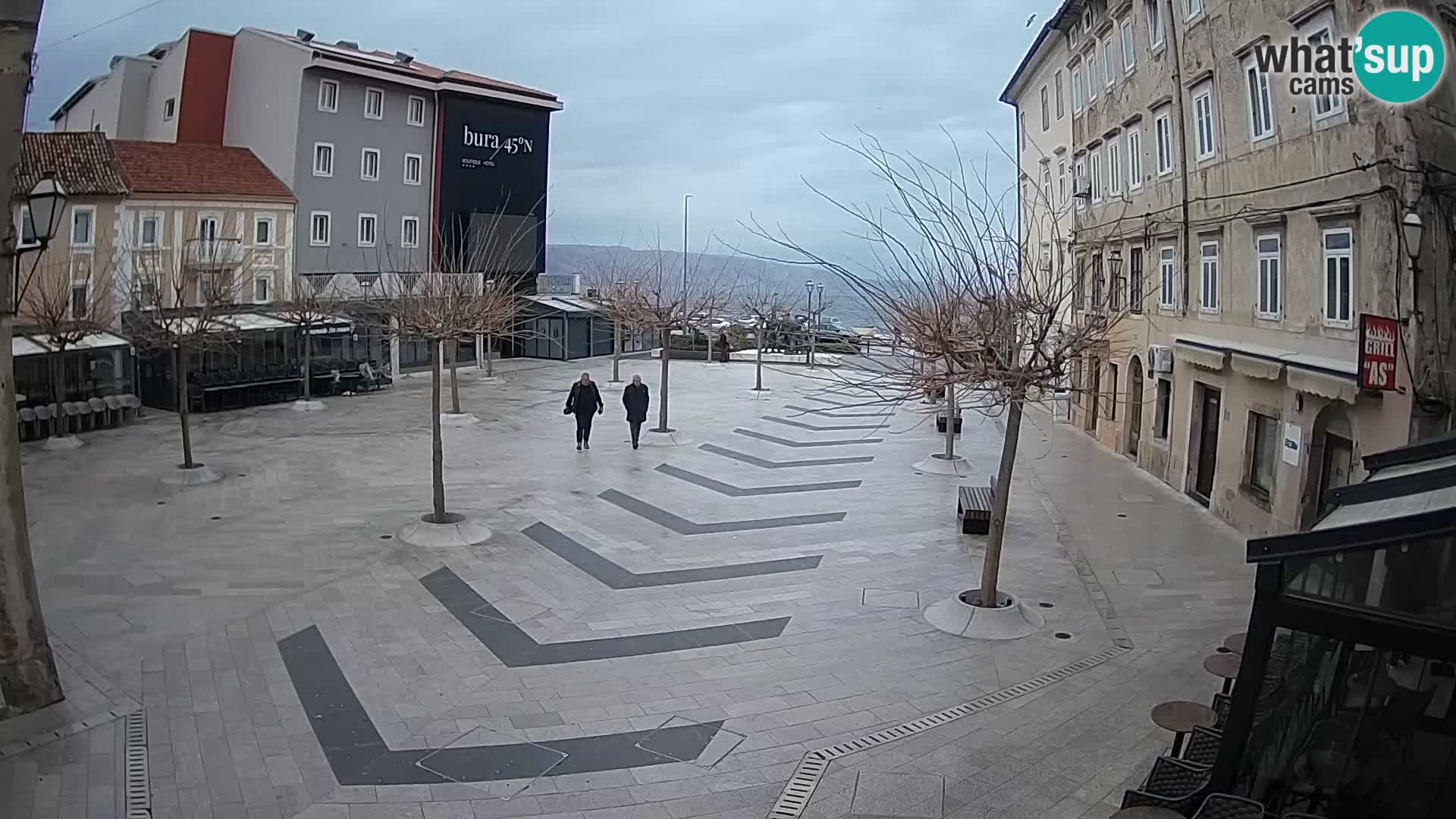 Zentrum der Stadt Senj – Pavlin platz – Live Cam Dalmatia