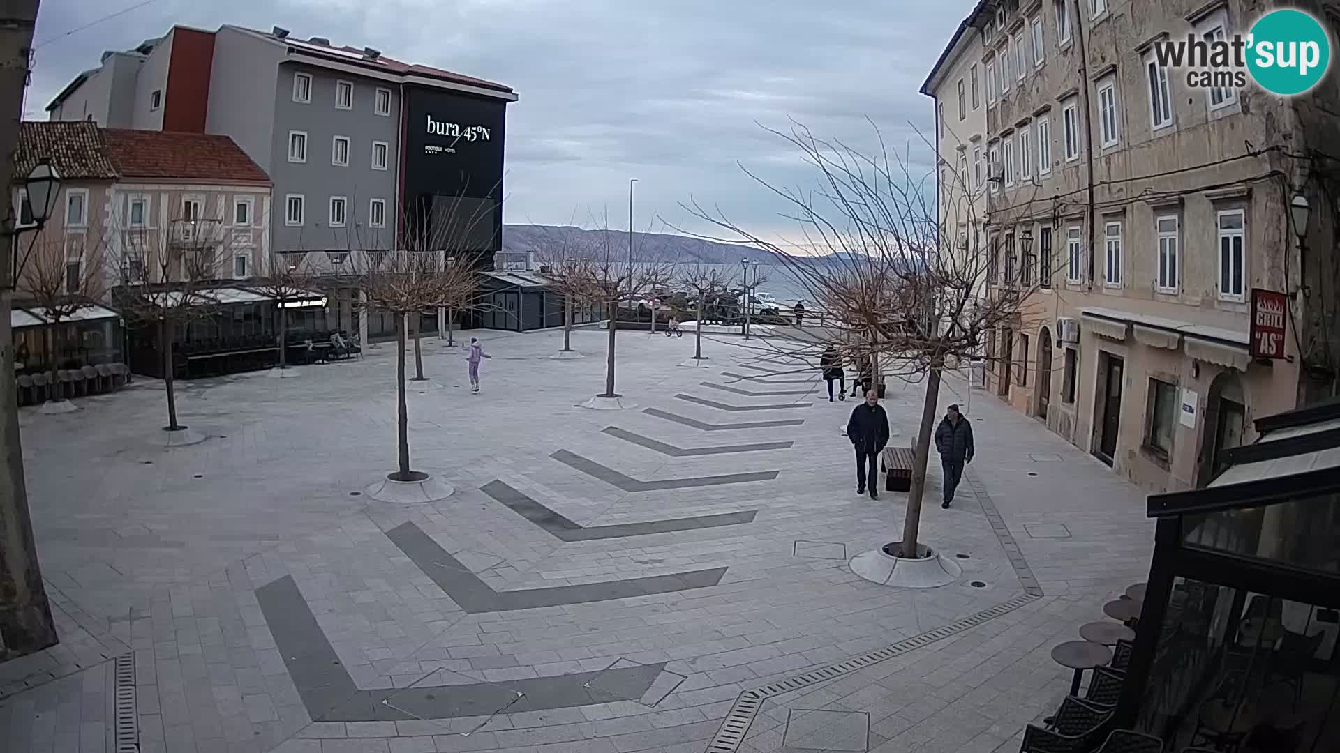 Centar grada Senja – Pavlinski trg – web kamere Dalmacija