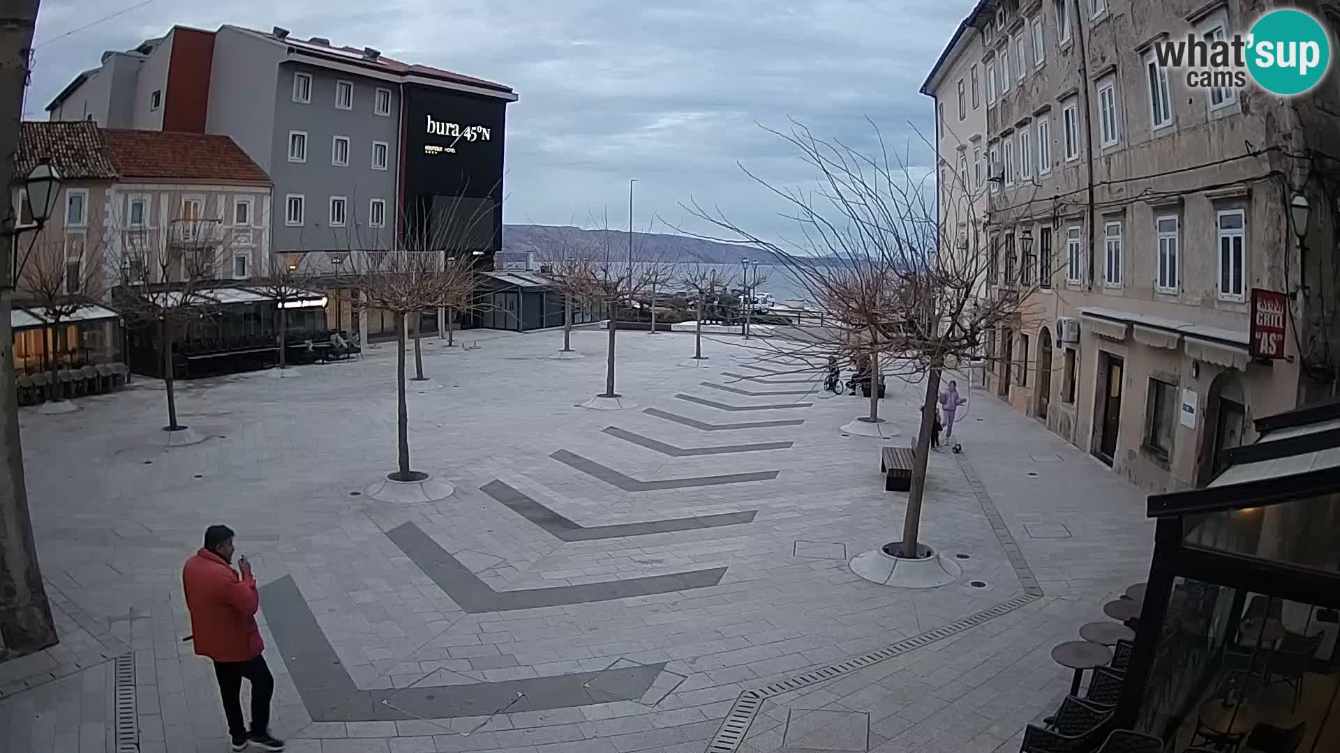 Centar grada Senja – Pavlinski trg – web kamere Dalmacija