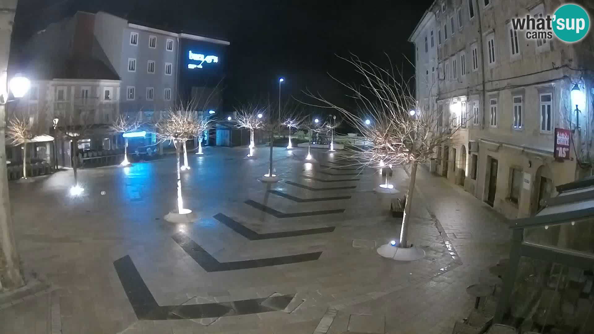 Centar grada Senja – Pavlinski trg – web kamere Dalmacija