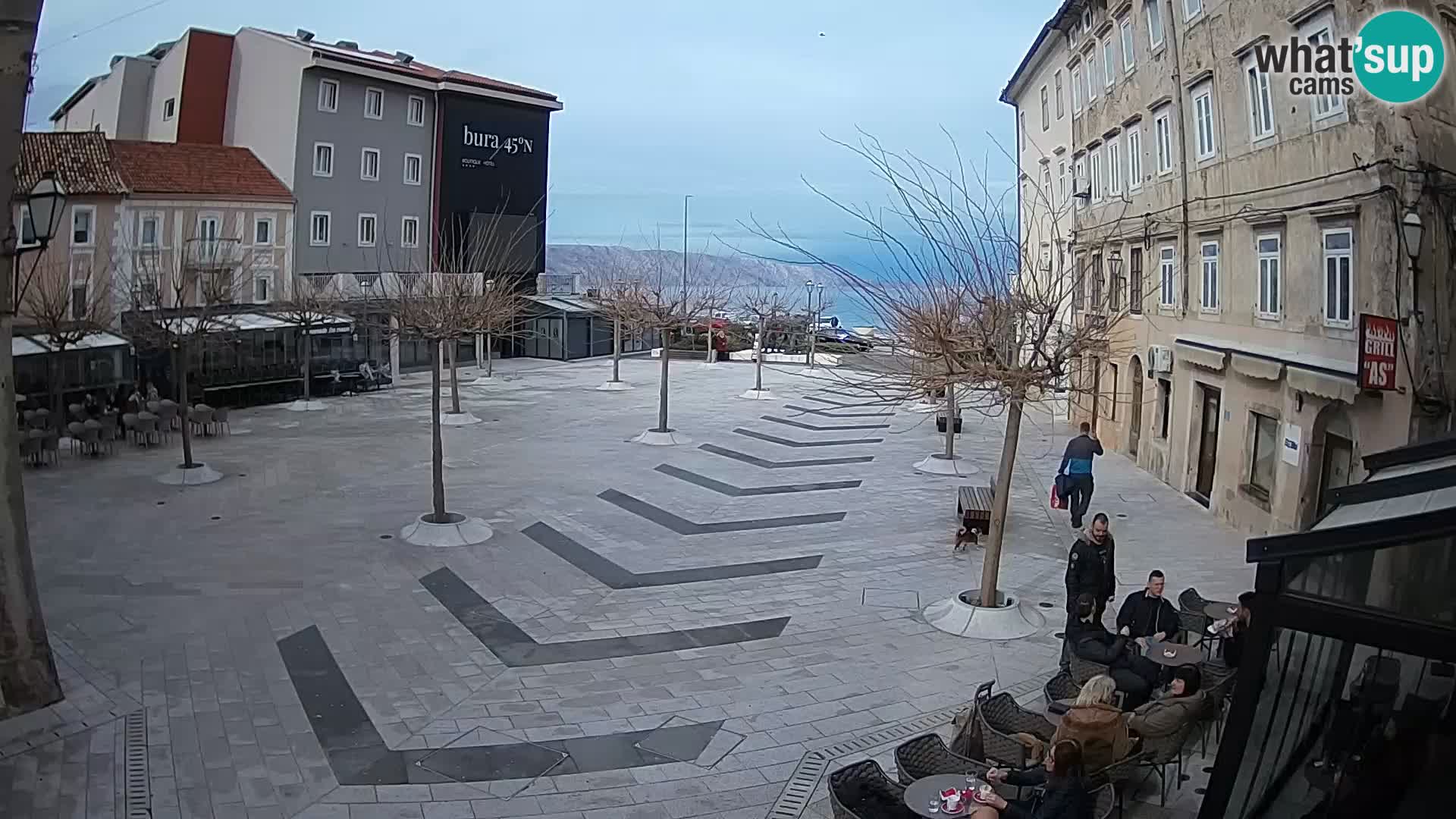 Centar grada Senja – Pavlinski trg – web kamere Dalmacija