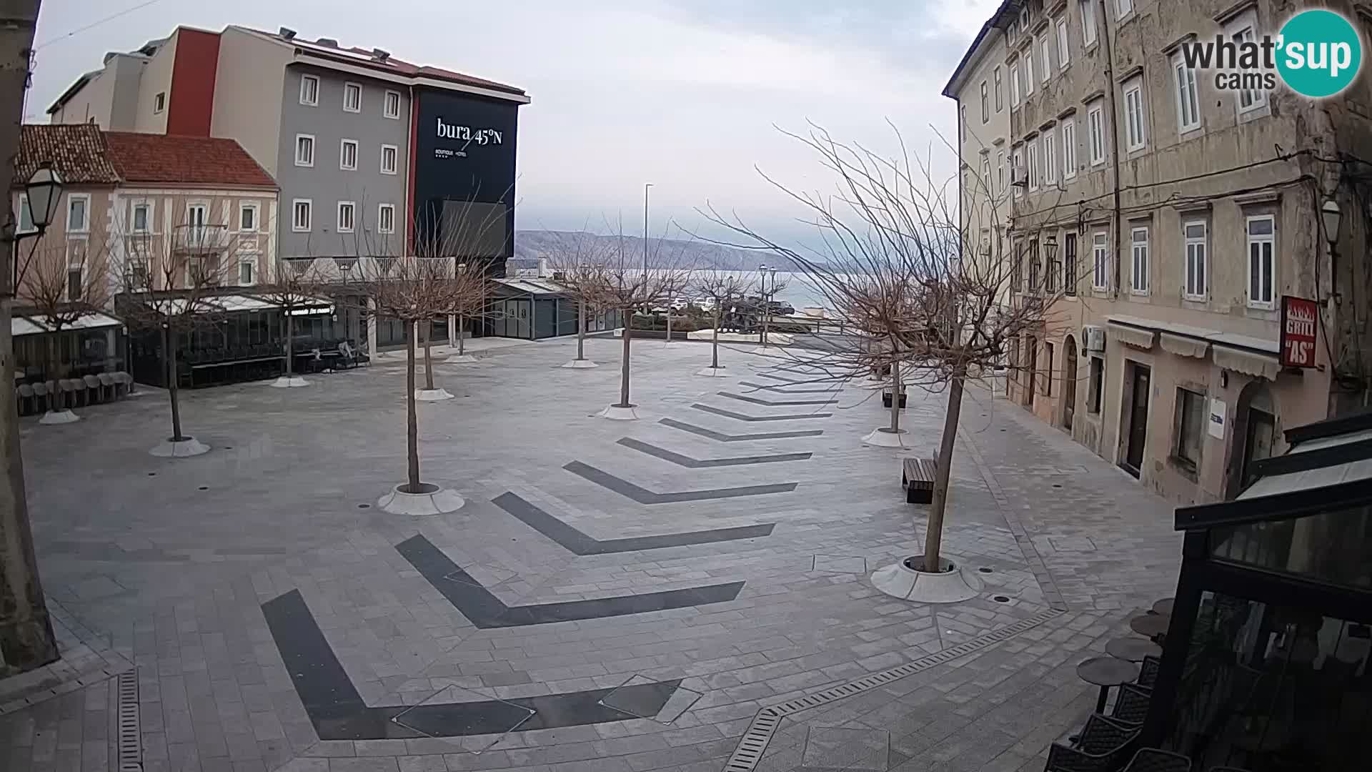 Center mesta Senj – Pavlinski trg – spletne kamere Dalmacija