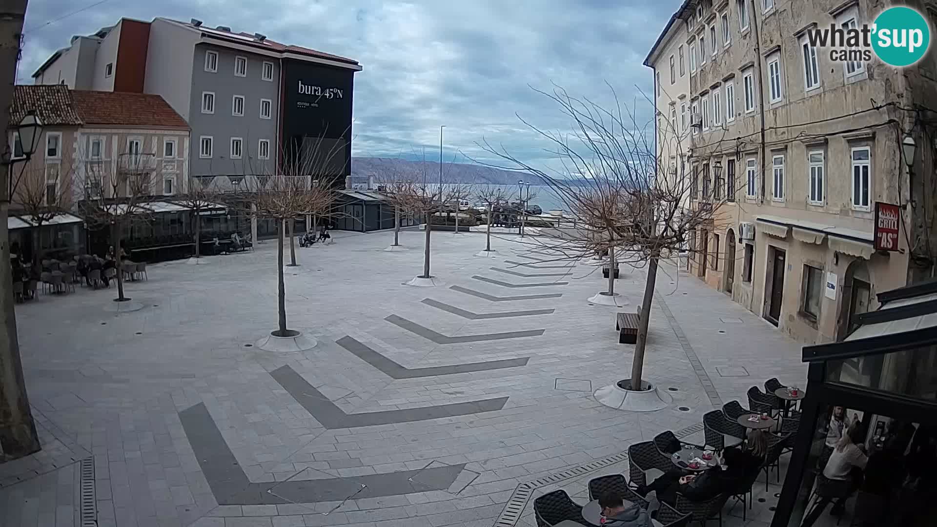 Centar grada Senja – Pavlinski trg – web kamere Dalmacija