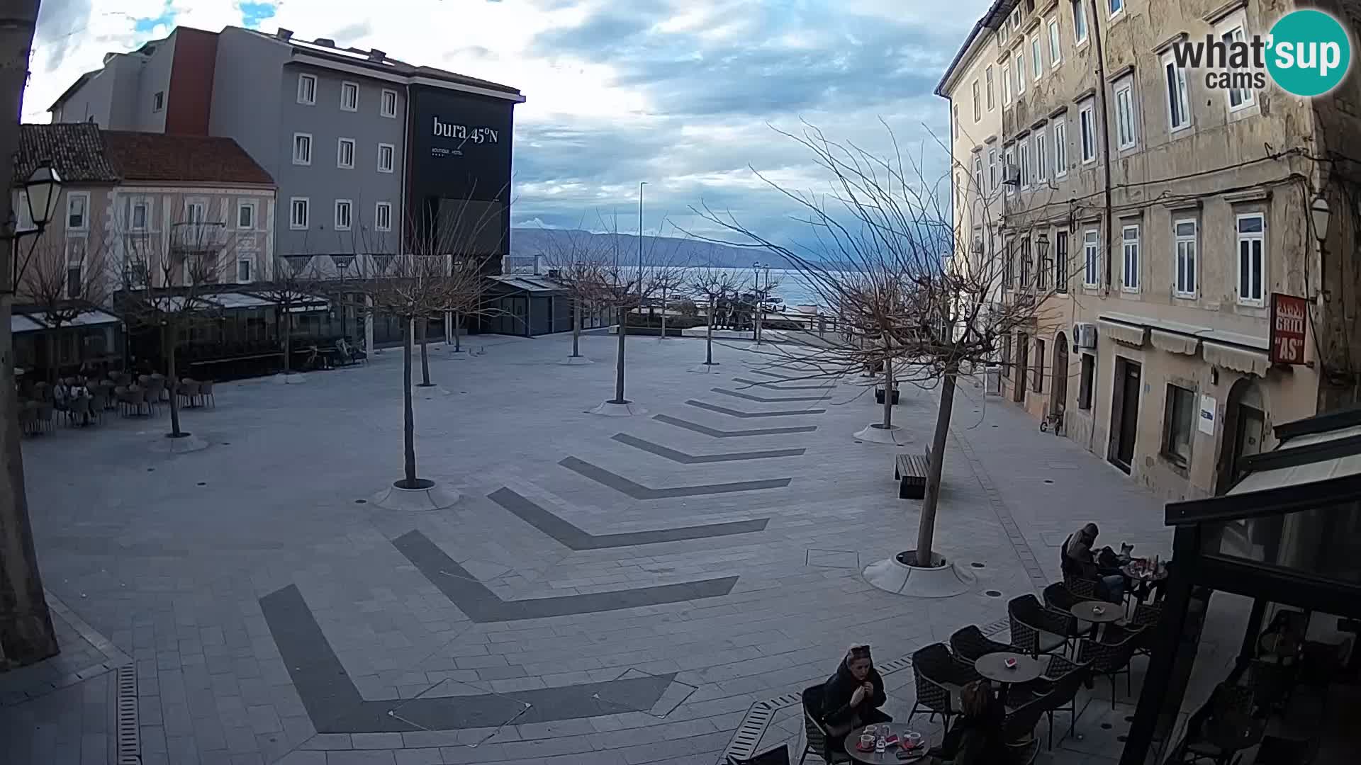 Center mesta Senj – Pavlinski trg – spletne kamere Dalmacija