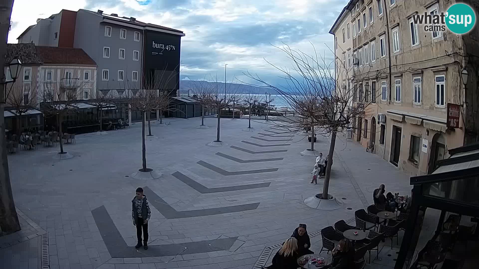 Zentrum der Stadt Senj – Pavlin platz – Live Cam Dalmatia