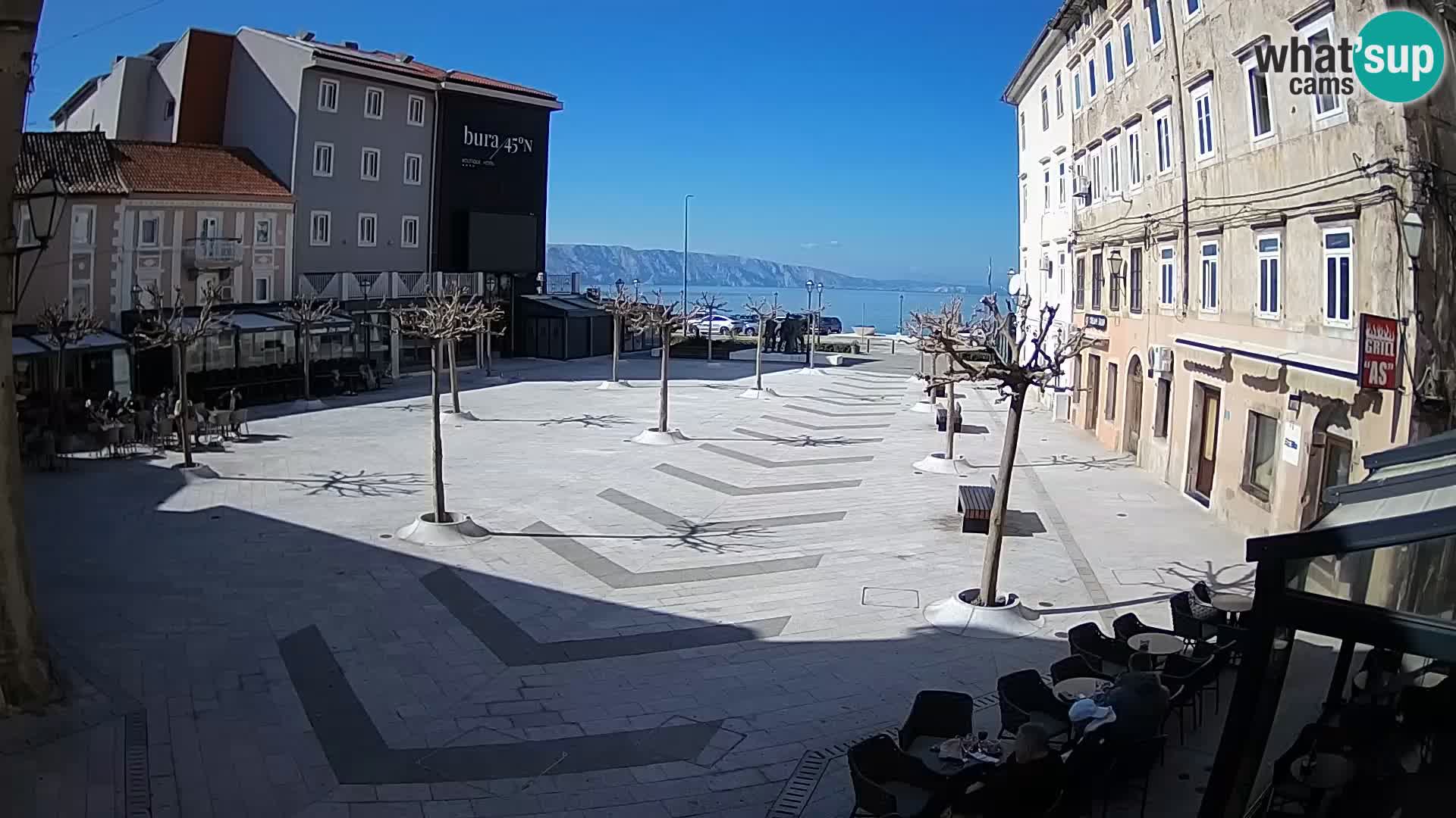 Zentrum der Stadt Senj – Pavlin platz – Live Cam Dalmatia