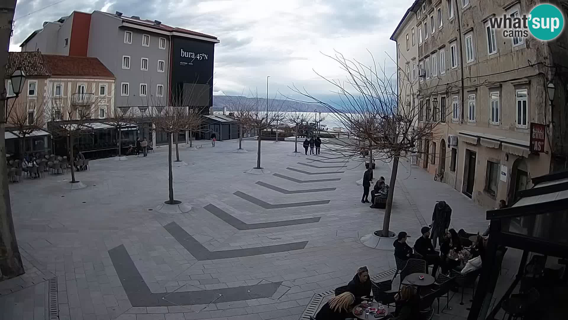 Centar grada Senja – Pavlinski trg – web kamere Dalmacija