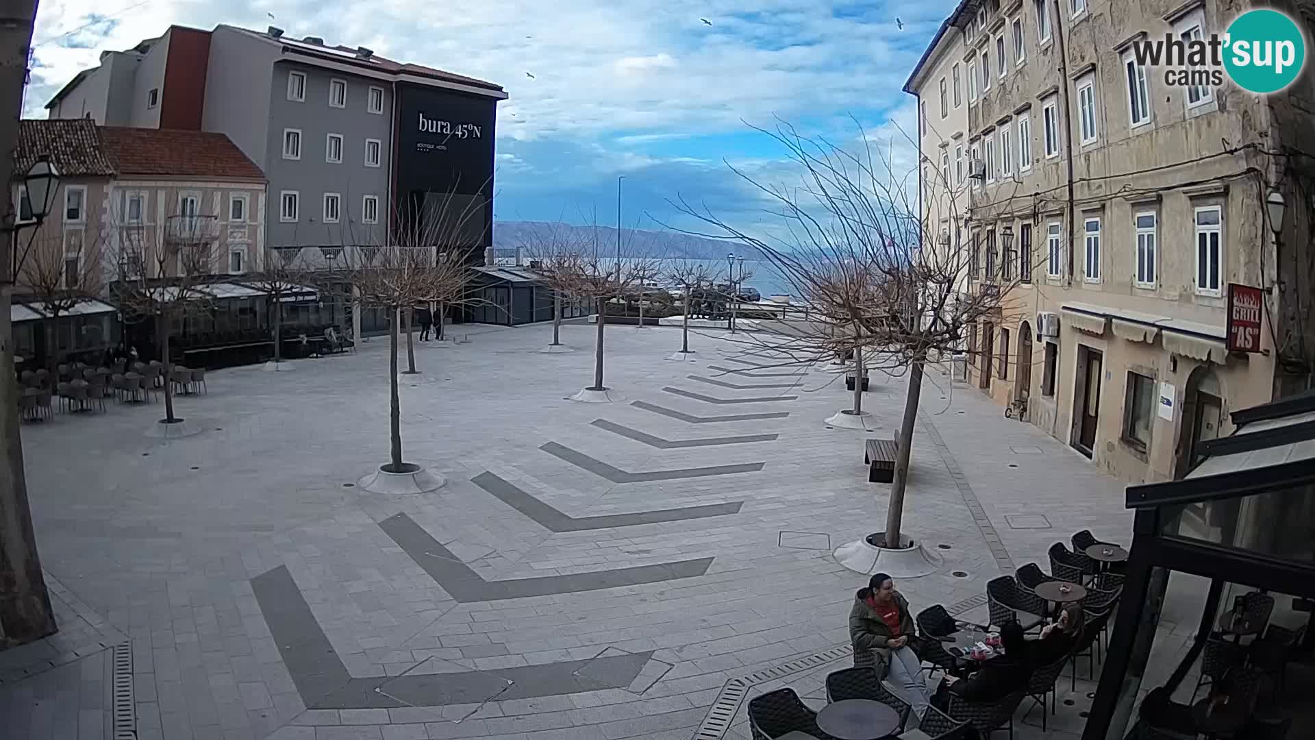 Centar grada Senja – Pavlinski trg – web kamere Dalmacija