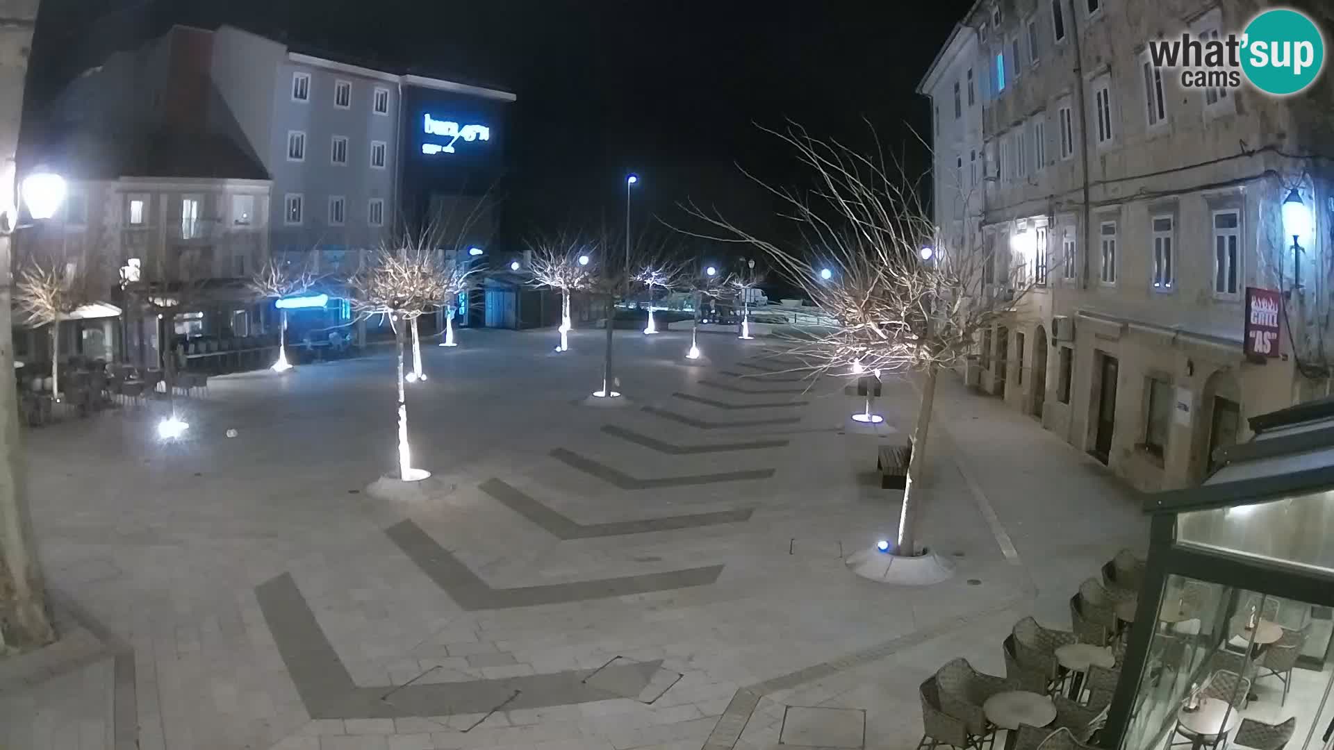Centar grada Senja – Pavlinski trg – web kamere Dalmacija