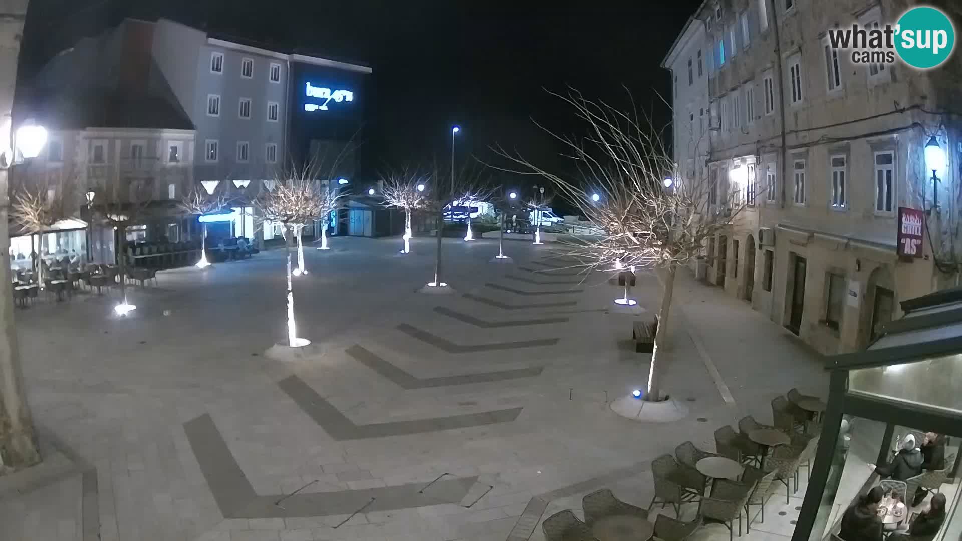 Centar grada Senja – Pavlinski trg – web kamere Dalmacija