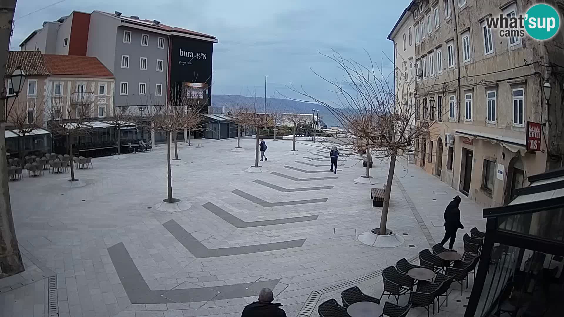 Zentrum der Stadt Senj – Pavlin platz – Live Cam Dalmatia