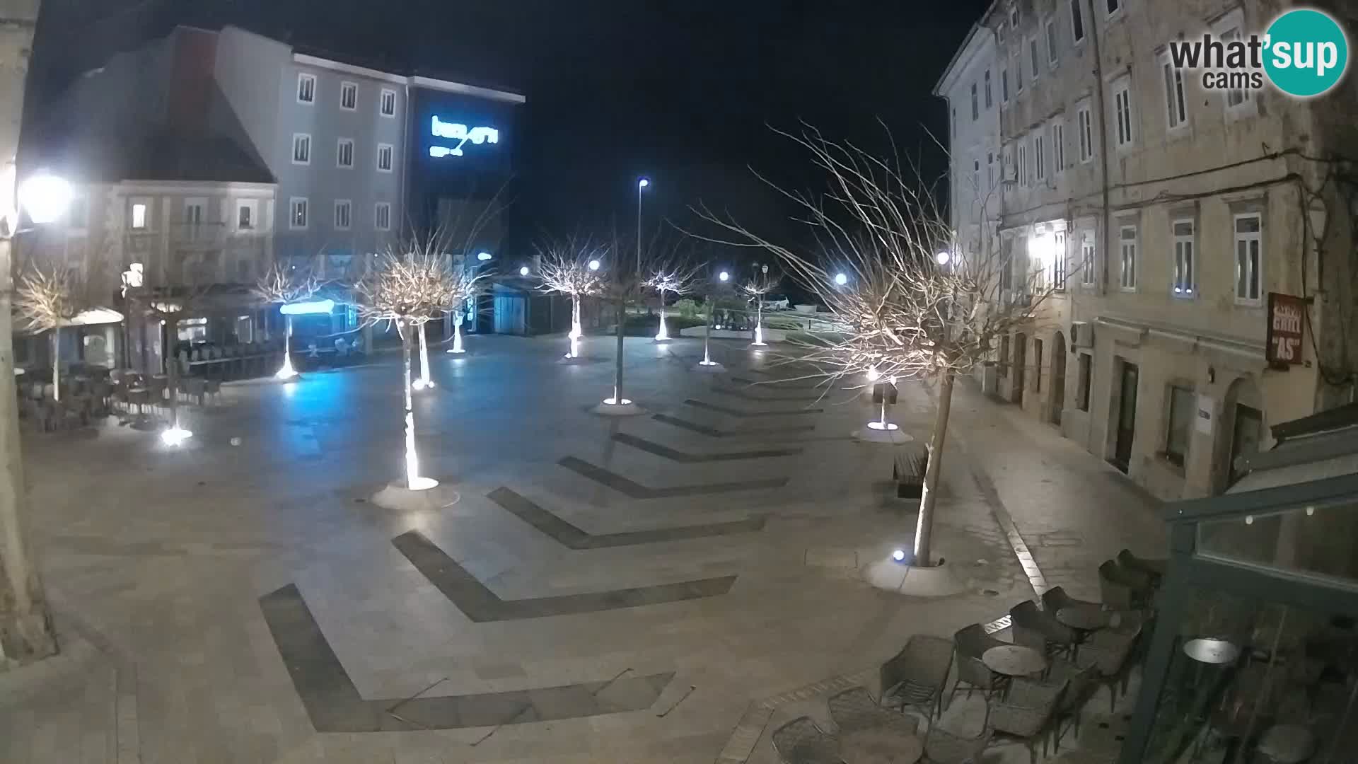 Centar grada Senja – Pavlinski trg – web kamere Dalmacija