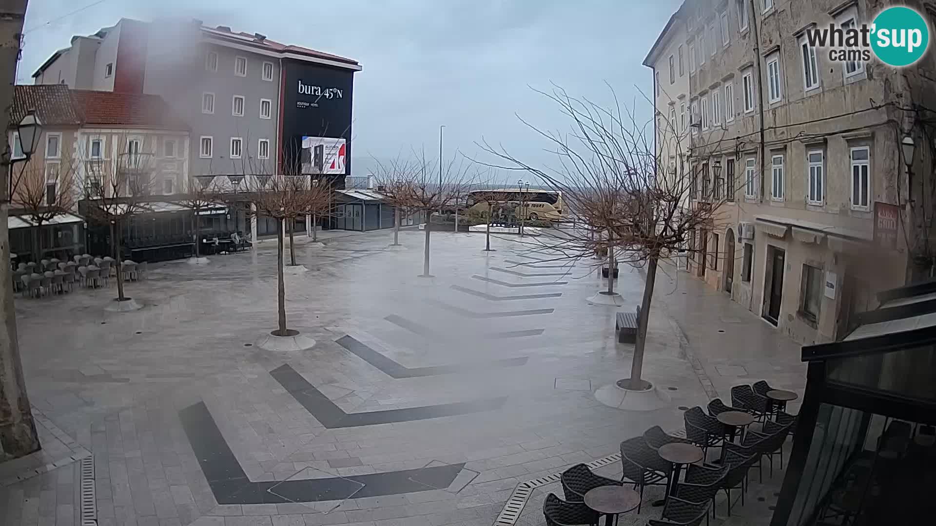 Centar grada Senja – Pavlinski trg – web kamere Dalmacija