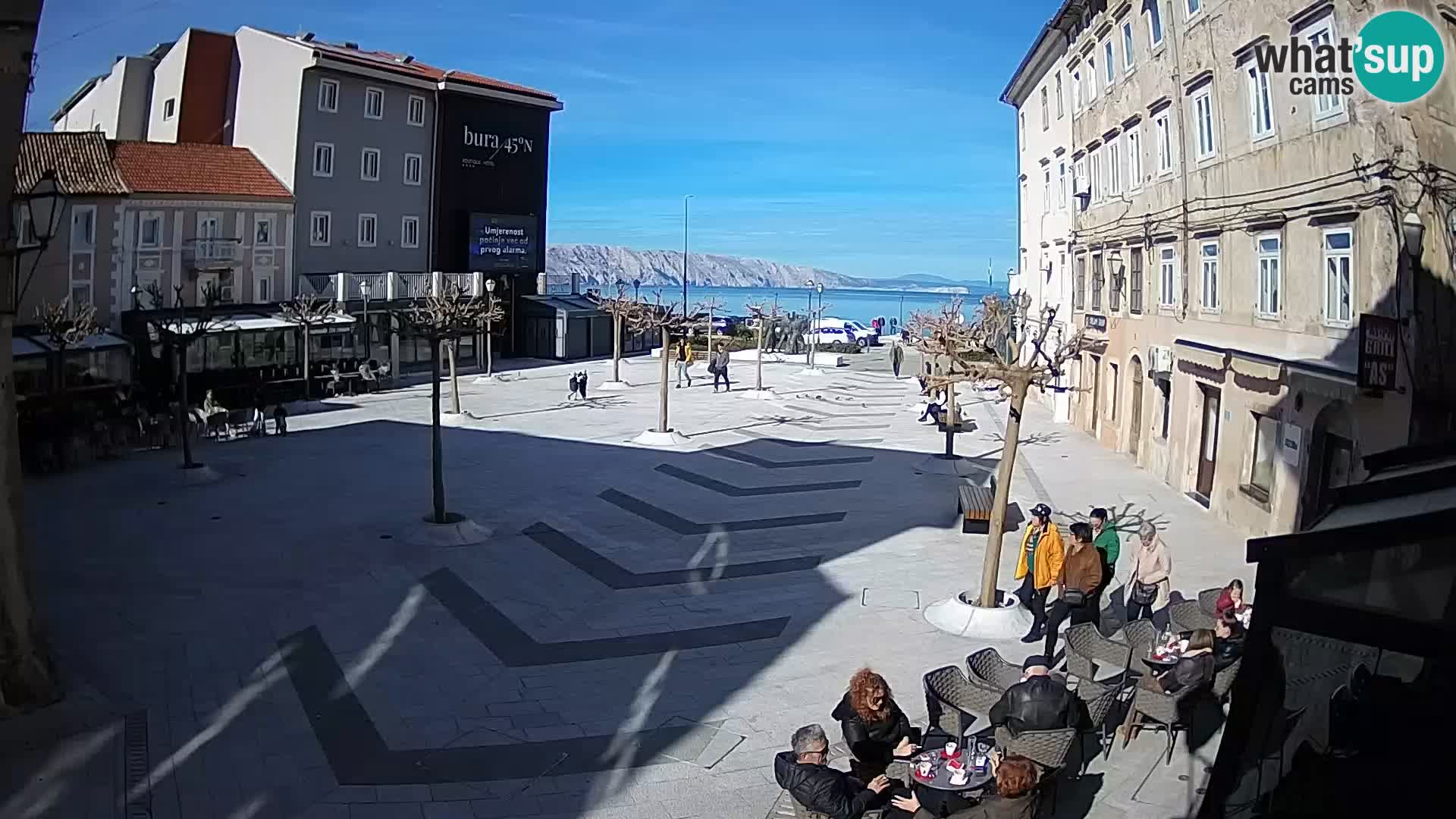 Centar grada Senja – Pavlinski trg – web kamere Dalmacija