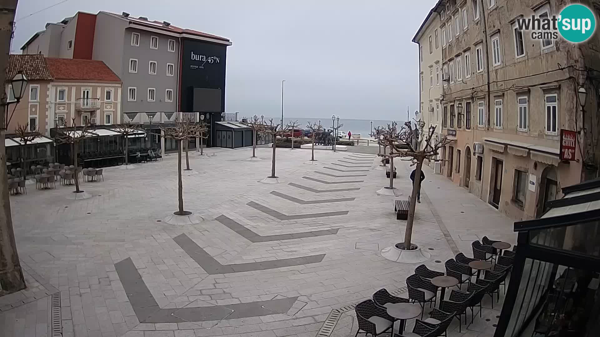 Centar grada Senja – Pavlinski trg – web kamere Dalmacija