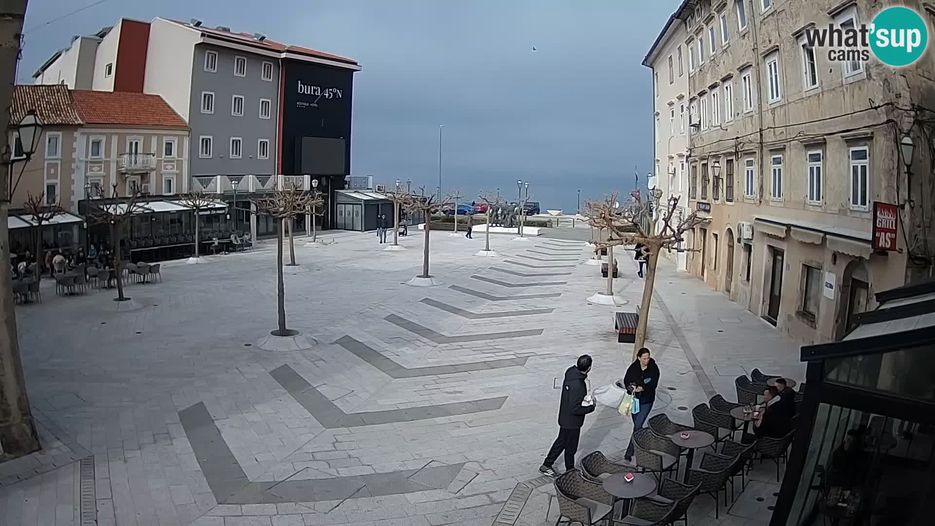 Center mesta Senj – Pavlinski trg – spletne kamere Dalmacija