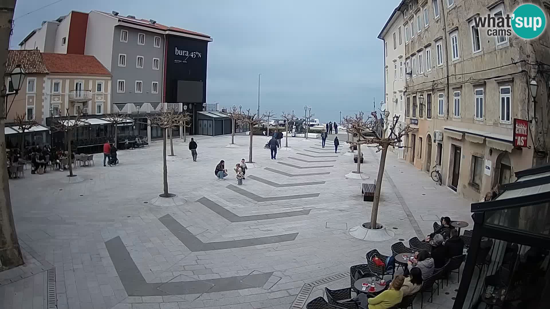 Center mesta Senj – Pavlinski trg – spletne kamere Dalmacija