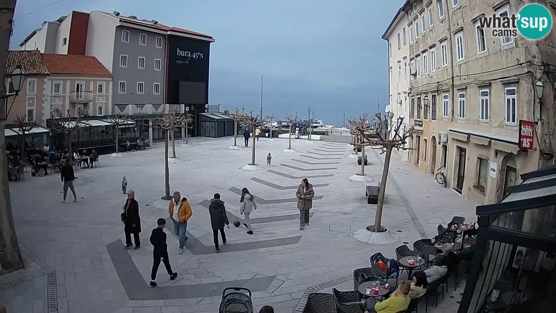Zentrum der Stadt Senj – Pavlin platz – Live Cam Dalmatia