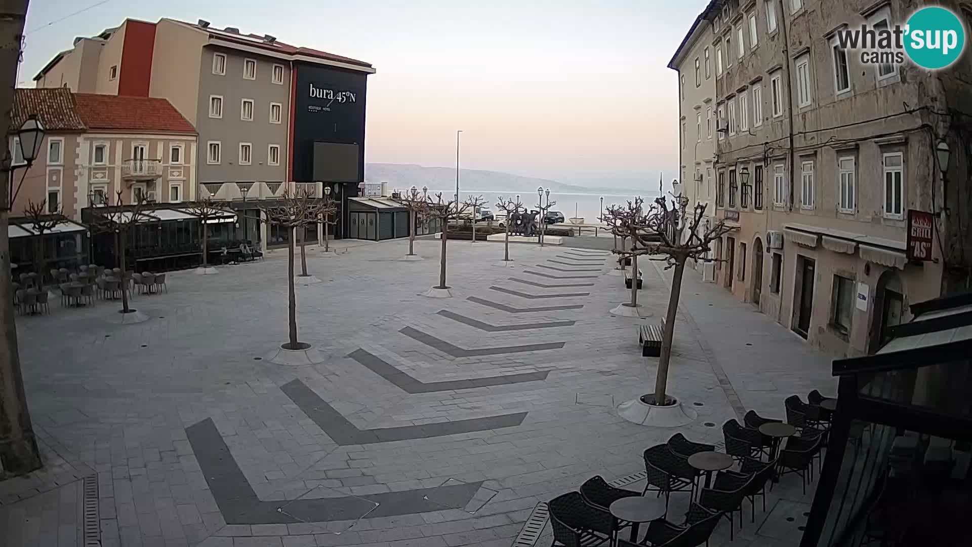 Zentrum der Stadt Senj – Pavlin platz – Live Cam Dalmatia