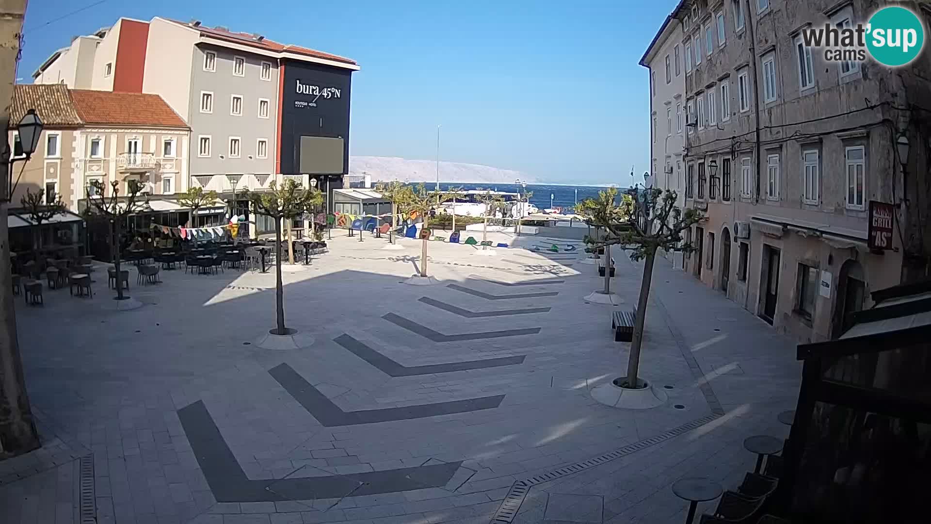 Centar grada Senja – Pavlinski trg – web kamere Dalmacija