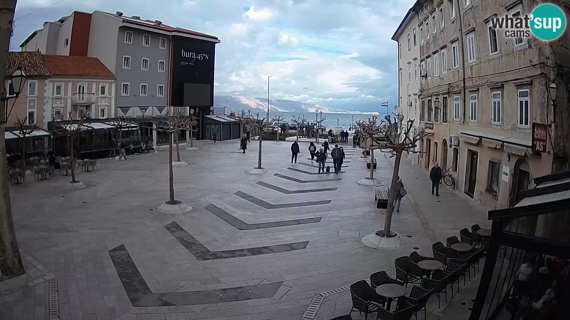 Centar grada Senja – Pavlinski trg – web kamere Dalmacija