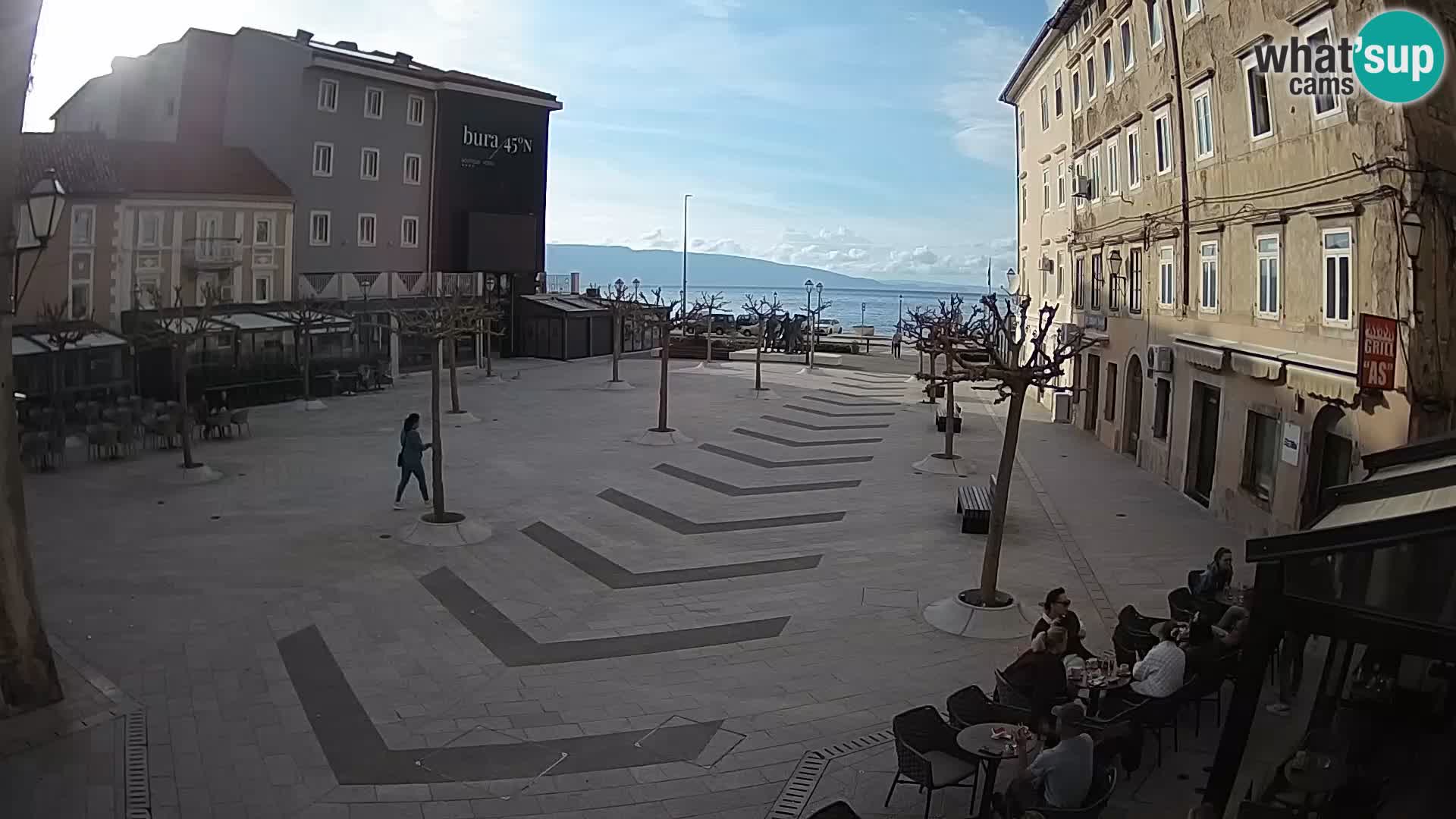 Centar grada Senja – Pavlinski trg – web kamere Dalmacija