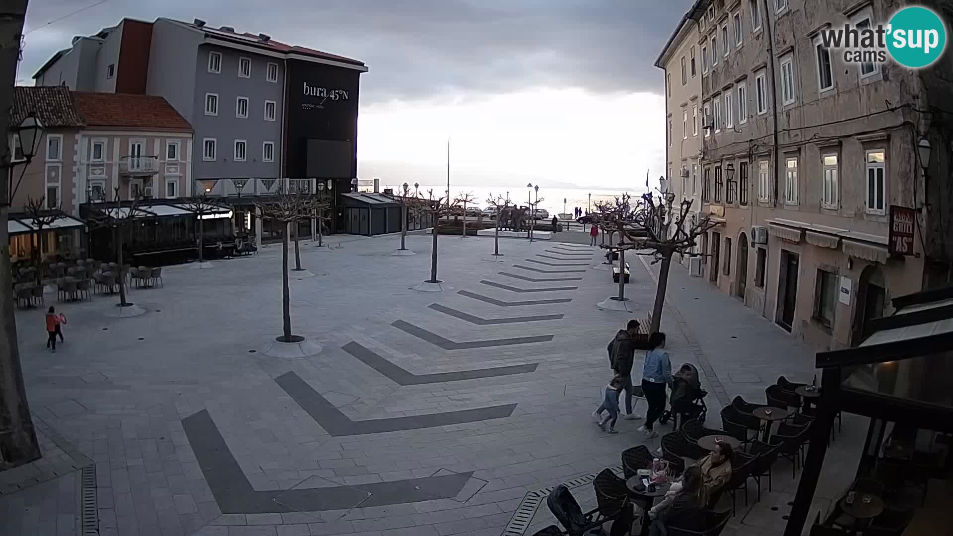 Zentrum der Stadt Senj – Pavlin platz – Live Cam Dalmatia