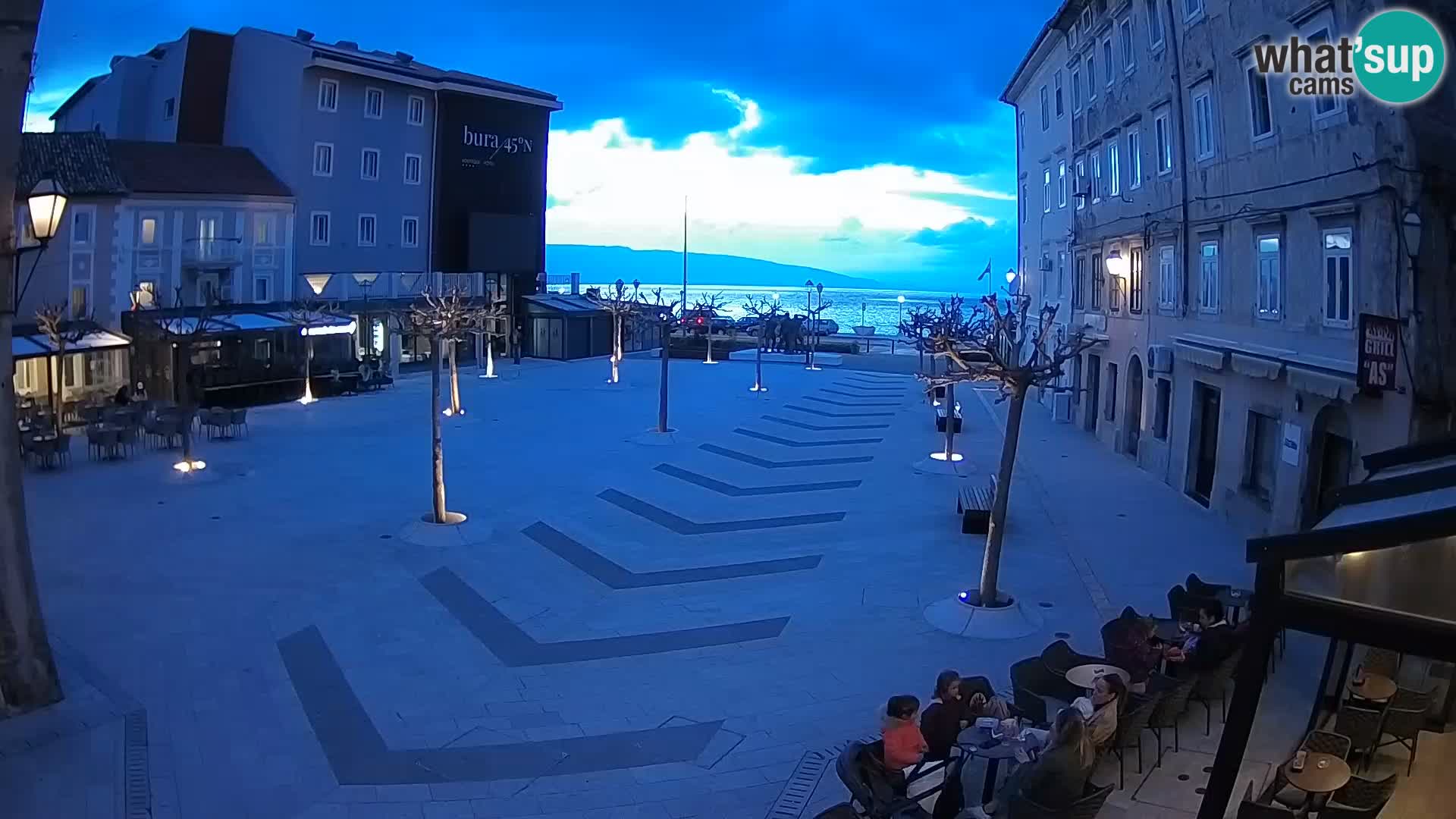 Center mesta Senj – Pavlinski trg – spletne kamere Dalmacija