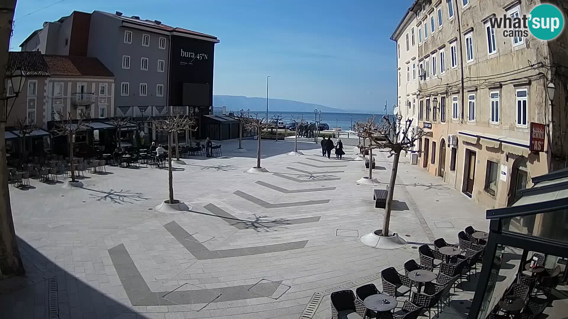Center mesta Senj – Pavlinski trg – spletne kamere Dalmacija