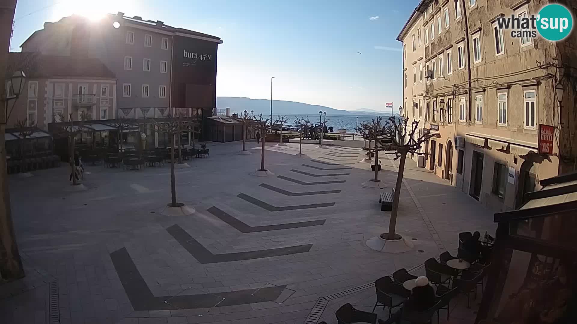 Centar grada Senja – Pavlinski trg – web kamere Dalmacija