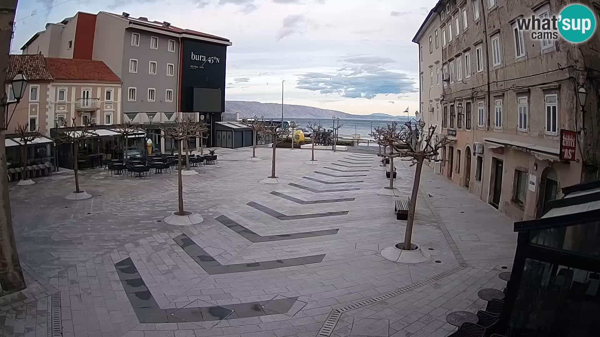 Centar grada Senja – Pavlinski trg – web kamere Dalmacija