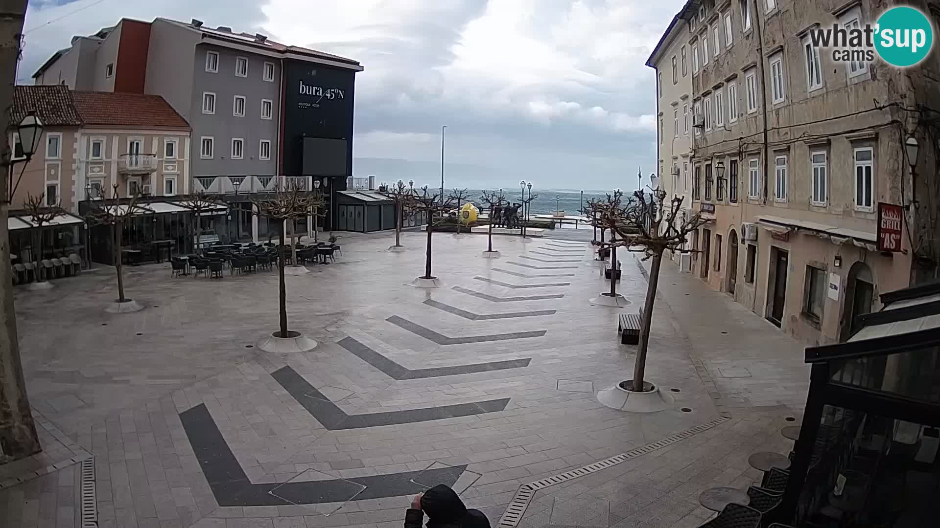 Centro de la ciudad de Senj – plaza Pavlin – Live Cam Dalmacia
