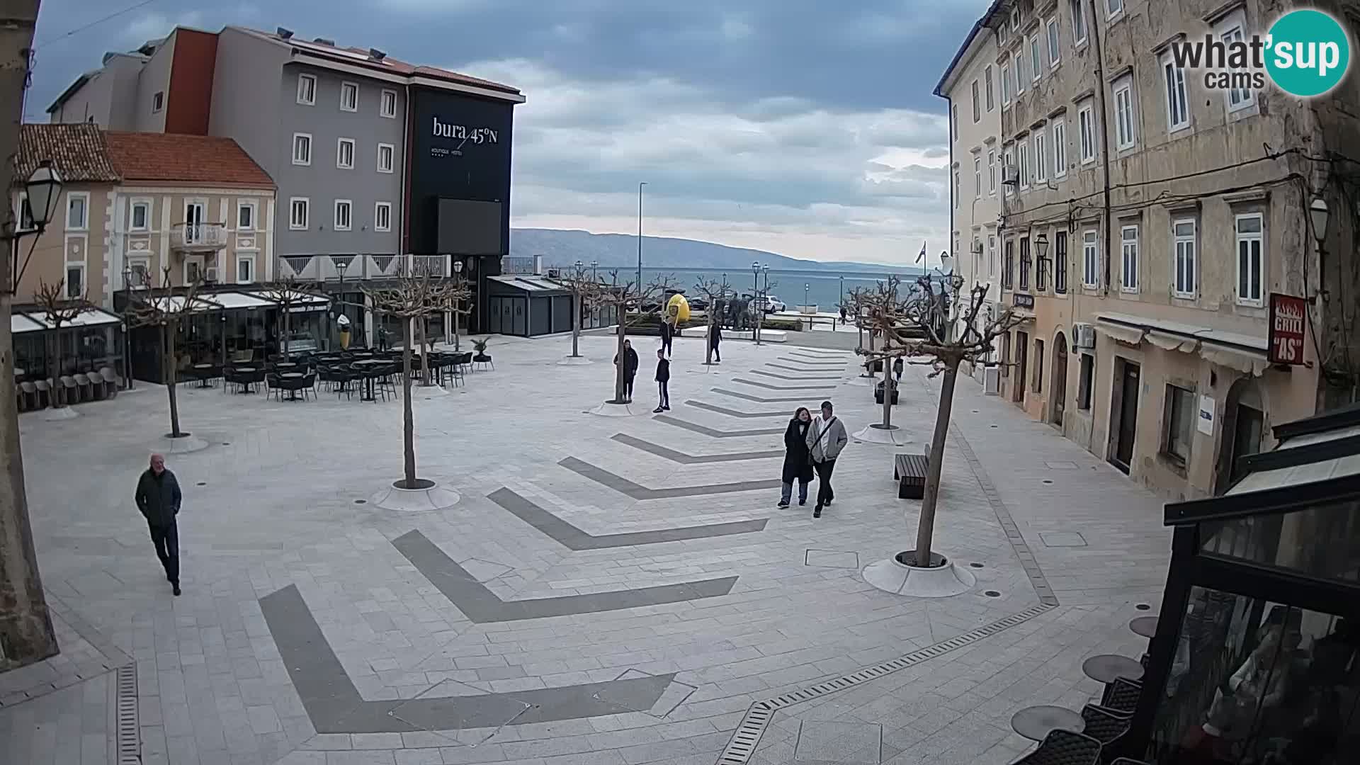 Centar grada Senja – Pavlinski trg – web kamere Dalmacija