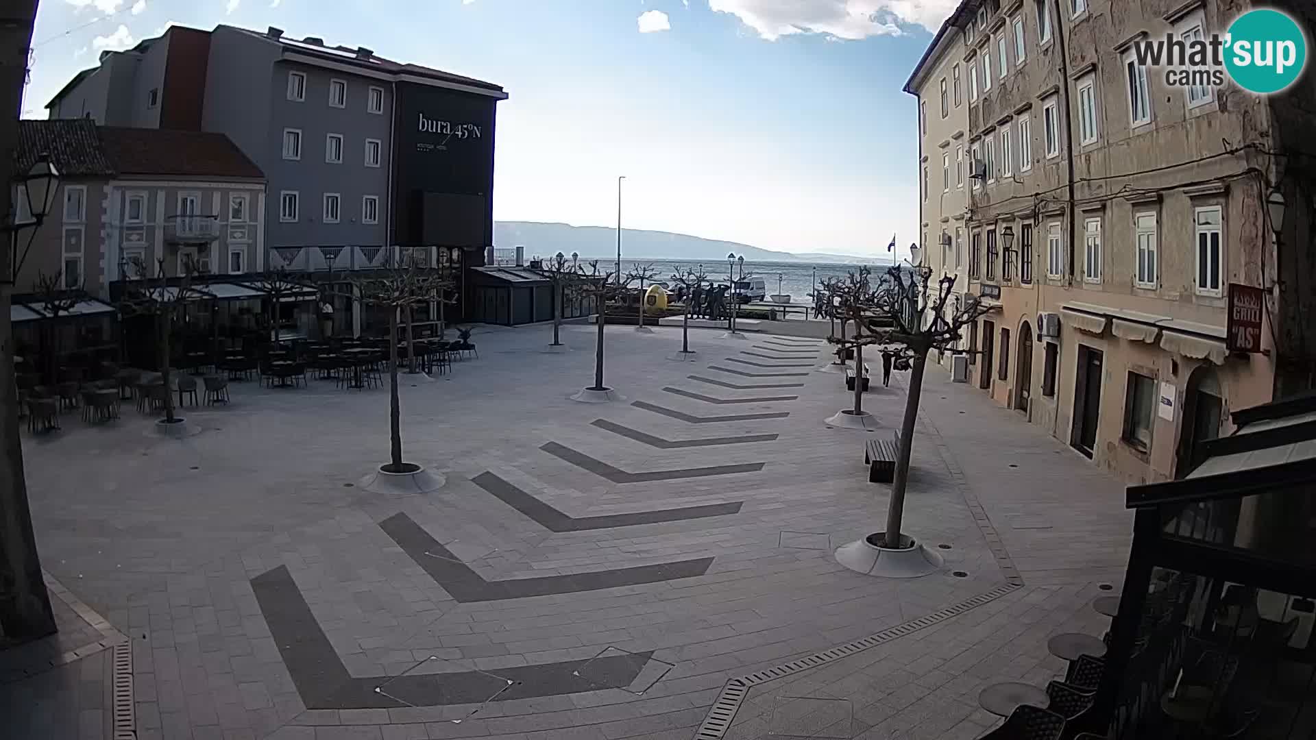 Centar grada Senja – Pavlinski trg – web kamere Dalmacija