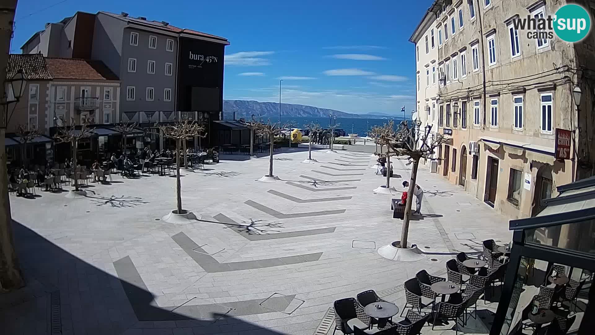 Centar grada Senja – Pavlinski trg – web kamere Dalmacija