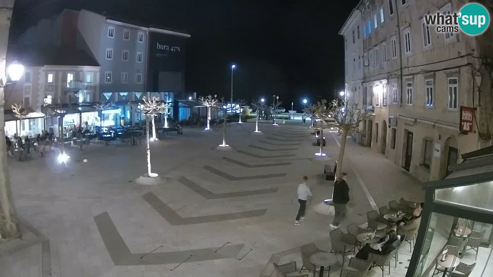 Centar grada Senja – Pavlinski trg – web kamere Dalmacija