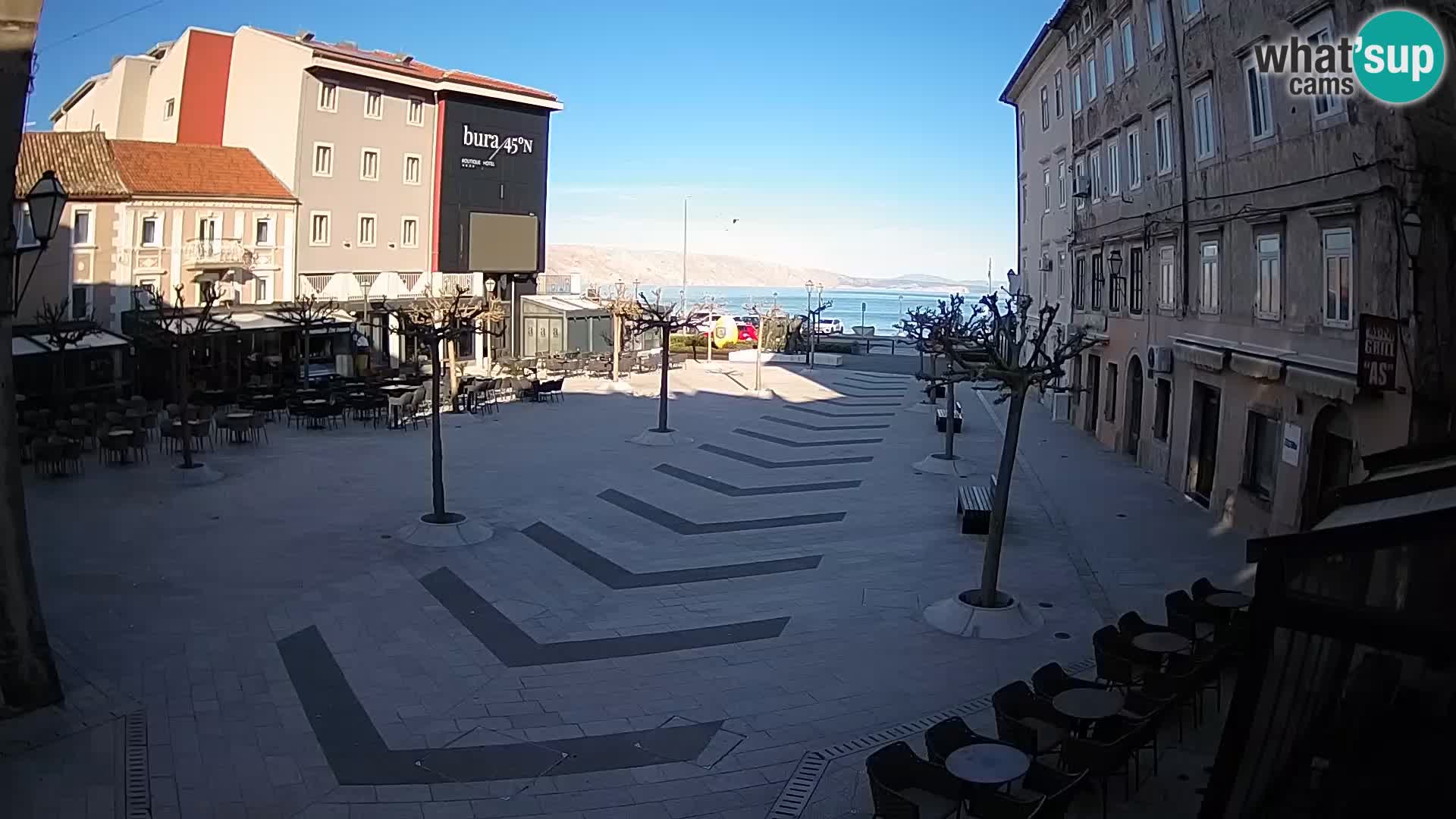 Centar grada Senja – Pavlinski trg – web kamere Dalmacija