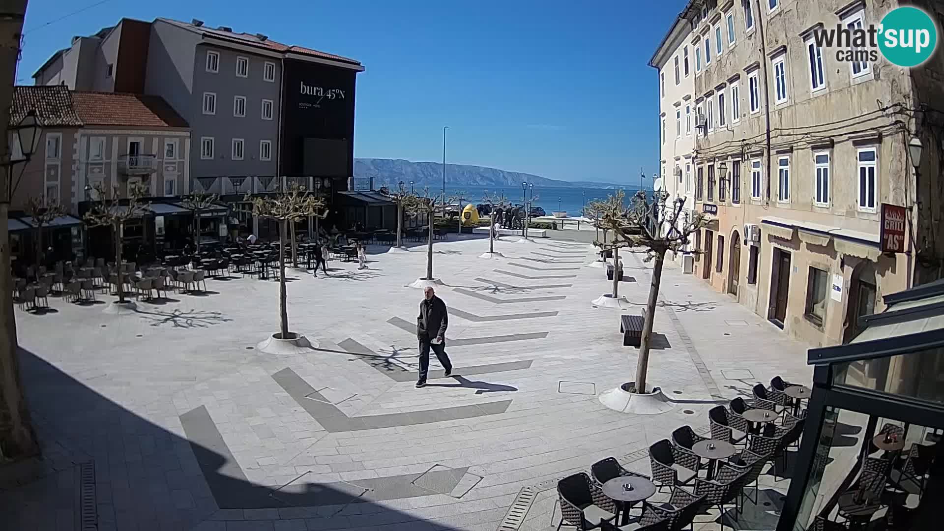 Centar grada Senja – Pavlinski trg – web kamere Dalmacija