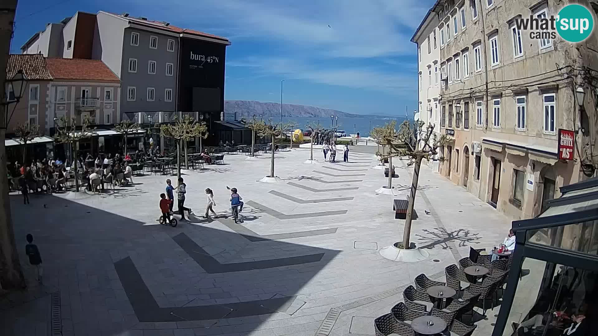 Centar grada Senja – Pavlinski trg – web kamere Dalmacija