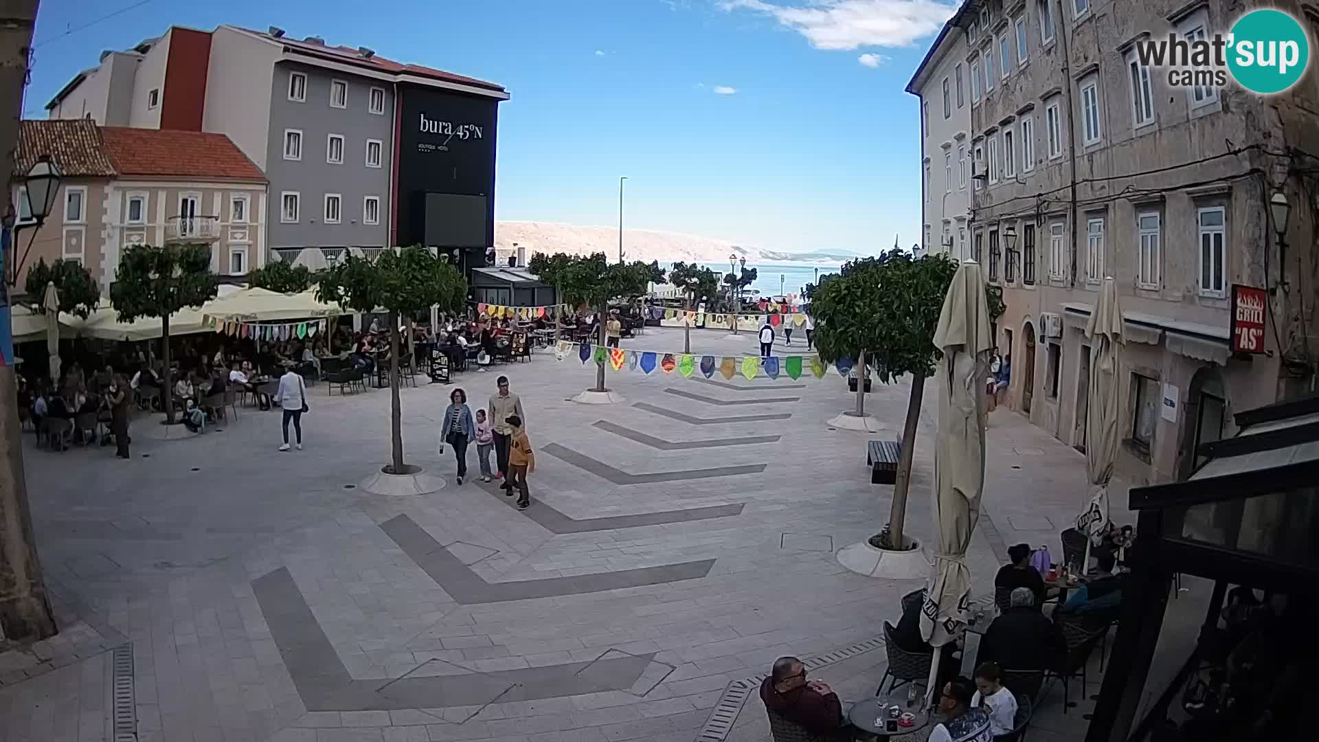 Centar grada Senja – Pavlinski trg – web kamere Dalmacija