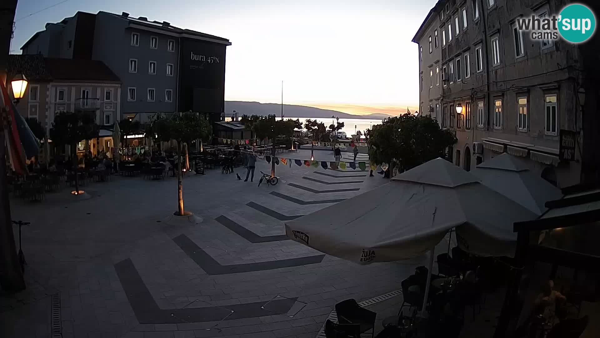 Centar grada Senja – Pavlinski trg – web kamere Dalmacija
