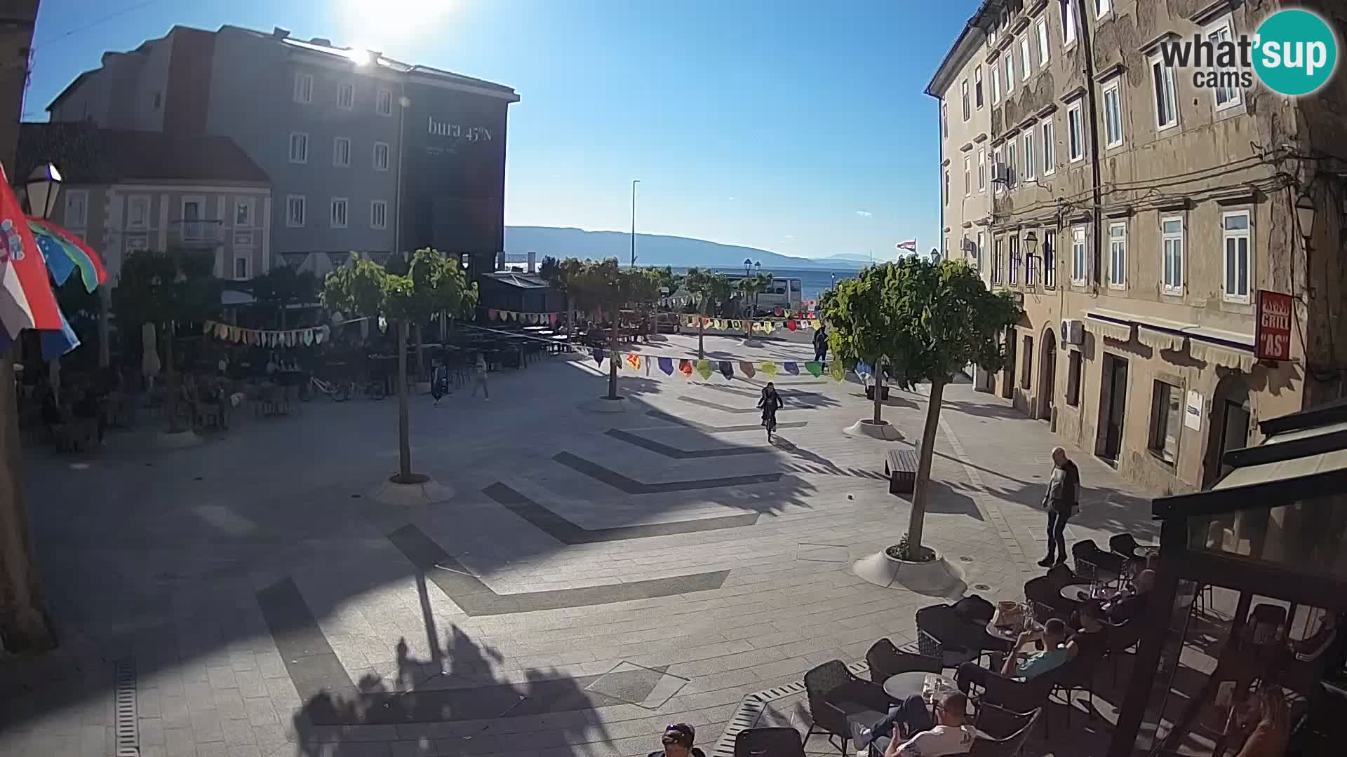 Centar grada Senja – Pavlinski trg – web kamere Dalmacija