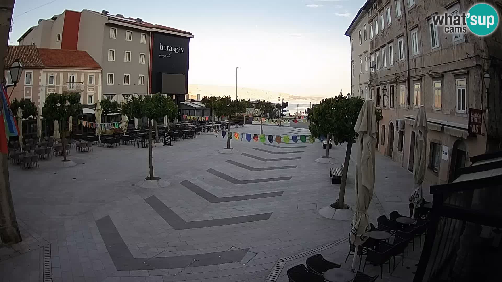Zentrum der Stadt Senj – Pavlin platz – Live Cam Dalmatia