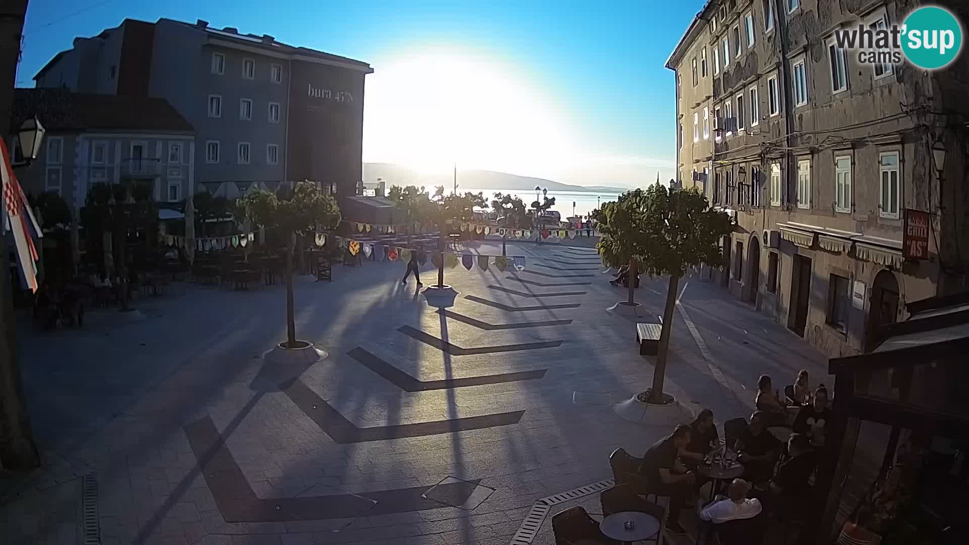 Centar grada Senja – Pavlinski trg – web kamere Dalmacija