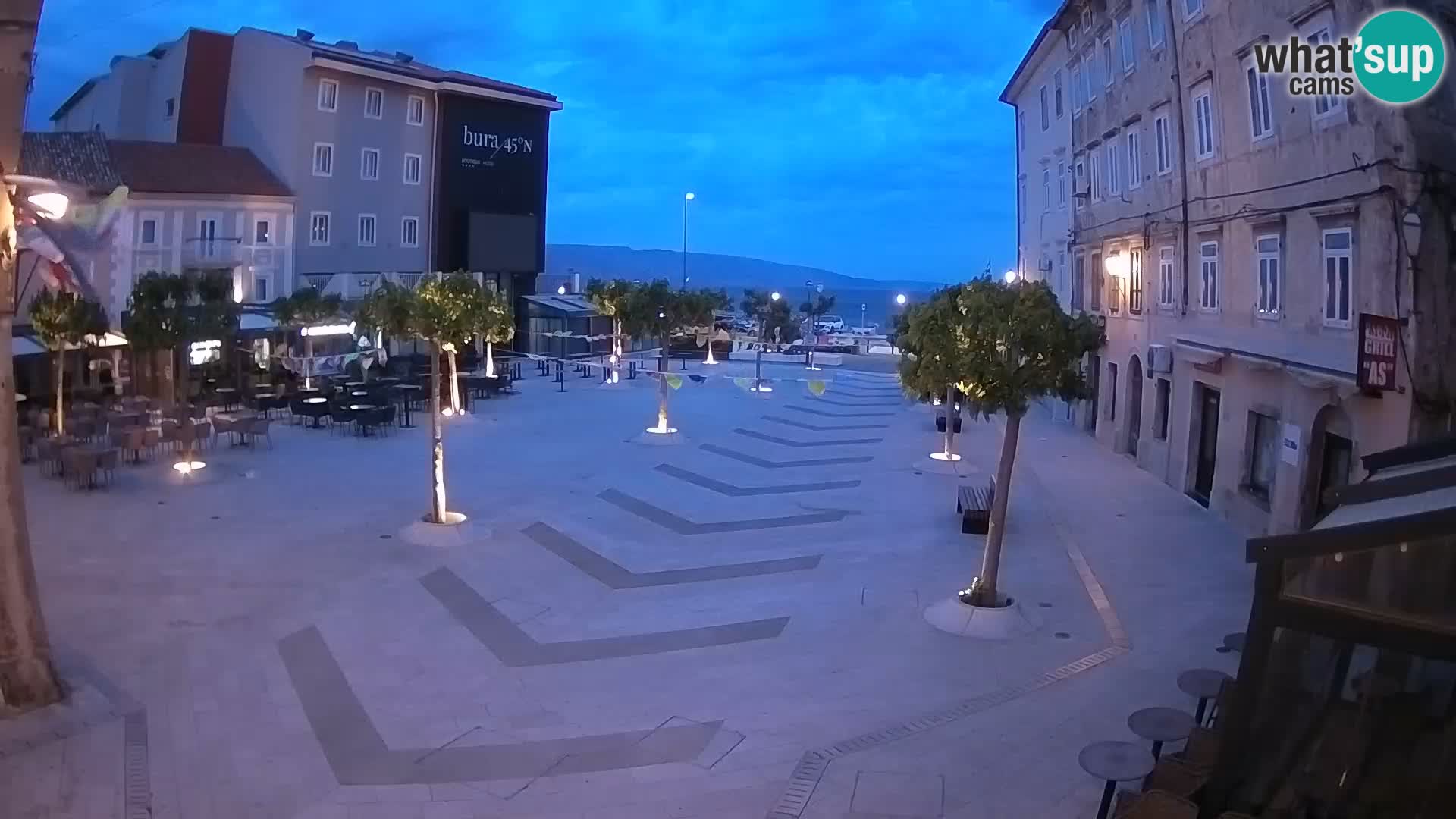 Centar grada Senja – Pavlinski trg – web kamere Dalmacija